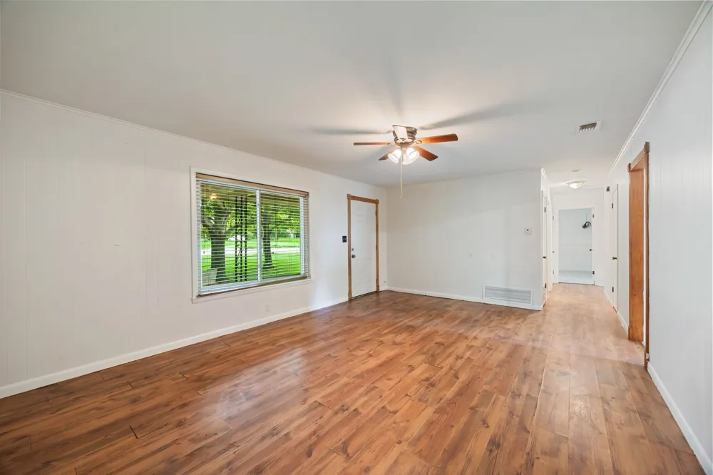 571 S 1st Street Point, TX 75472