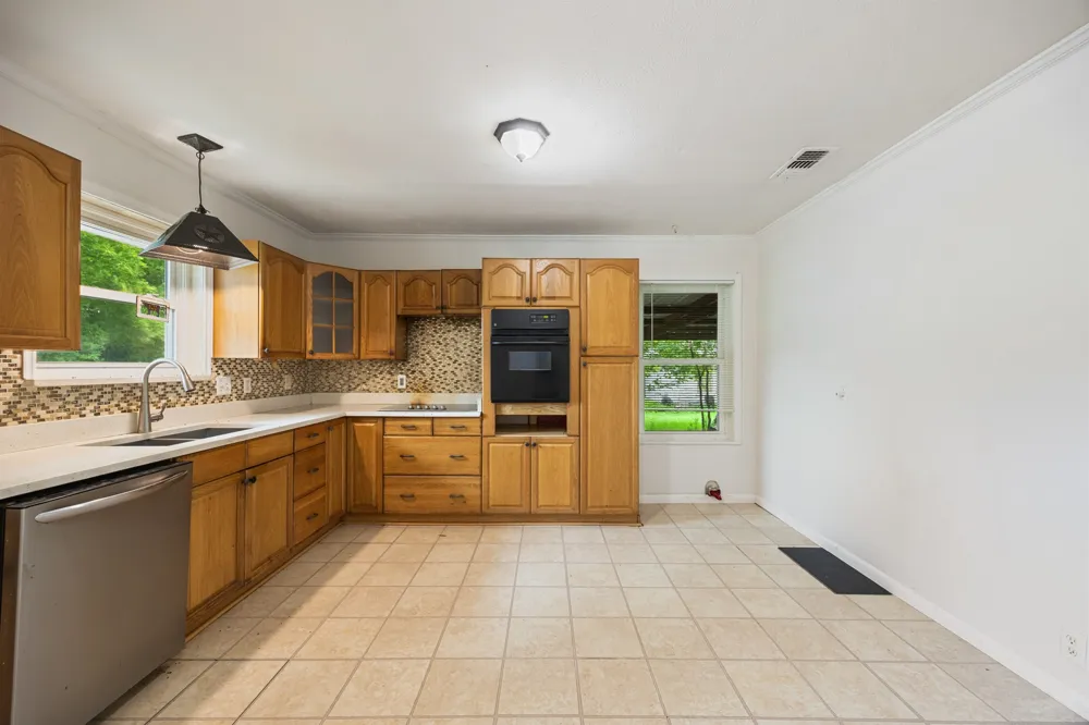 571 S 1st Street Point, TX 75472