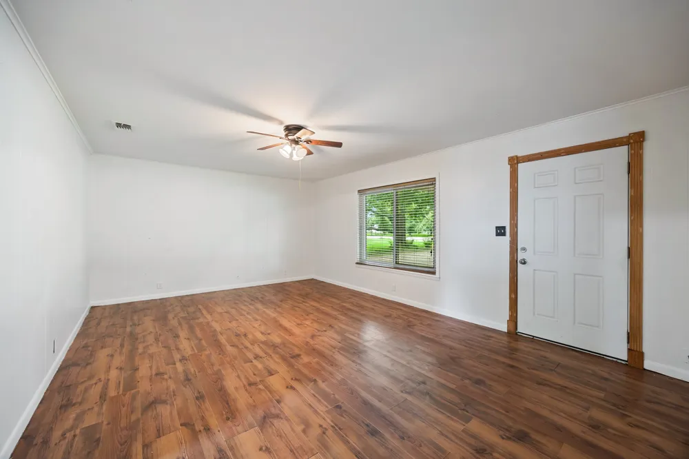571 S 1st Street Point, TX 75472