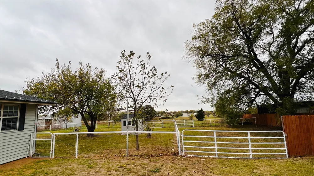 7301 Fishtrap Road Cross Roads, TX 76227