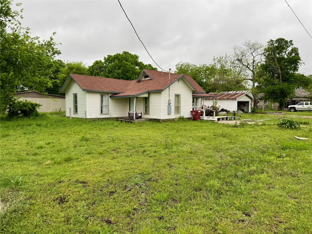 207 S Cedar Street Leonard, TX 75452