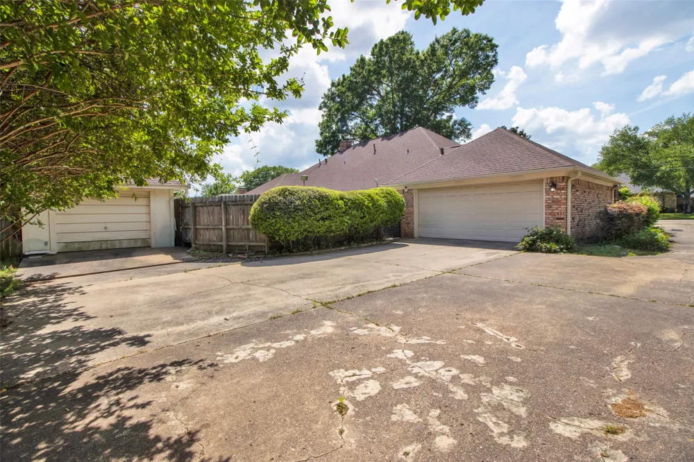 902 Kingsbury Court Longview, TX 75604