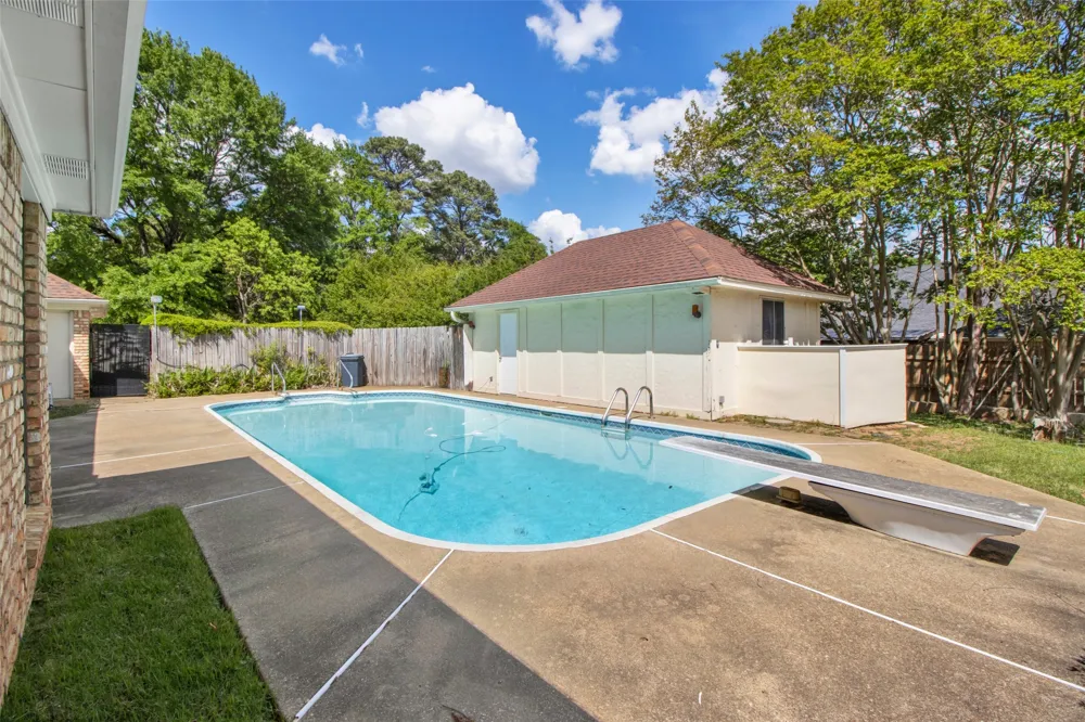 902 Kingsbury Court Longview, TX 75604