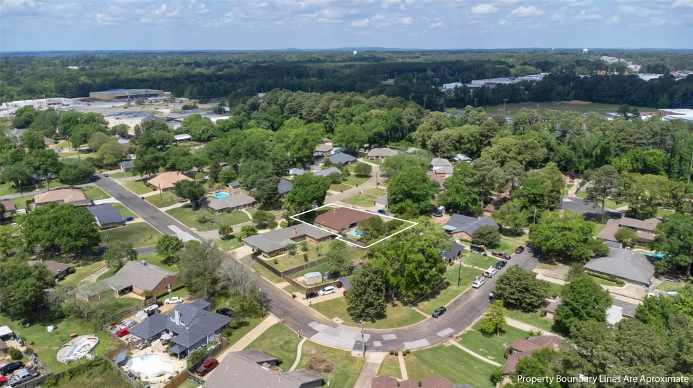 902 Kingsbury Court Longview, TX 75604