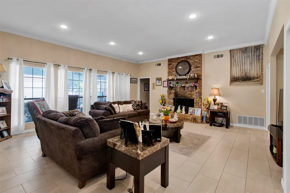 902 Kingsbury Court Longview, TX 75604