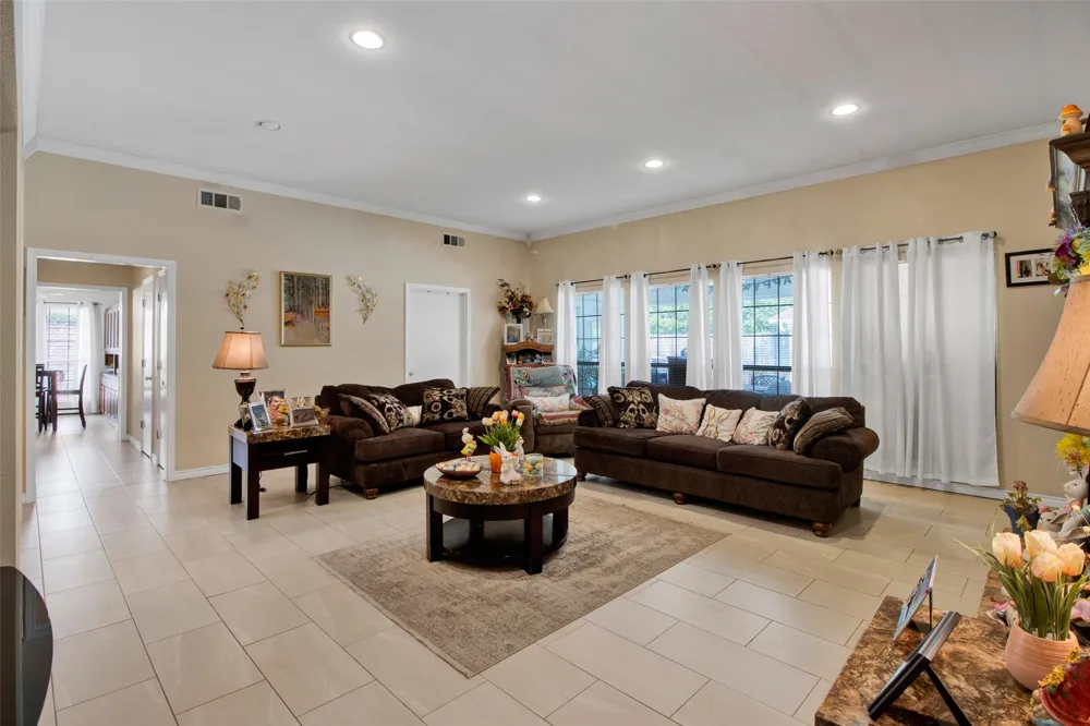 902 Kingsbury Court Longview, TX 75604