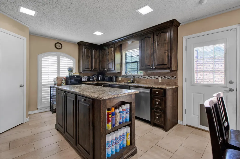 902 Kingsbury Court Longview, TX 75604