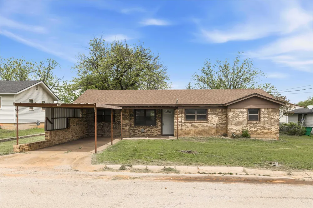 900 W 2nd Street Coleman, TX 76834
