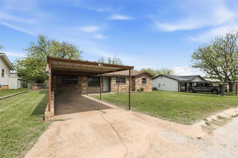 900 W 2nd Street Coleman, TX 76834
