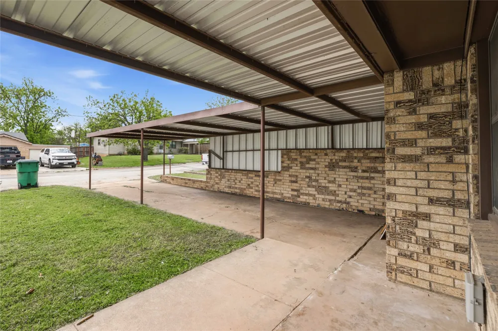 900 W 2nd Street Coleman, TX 76834