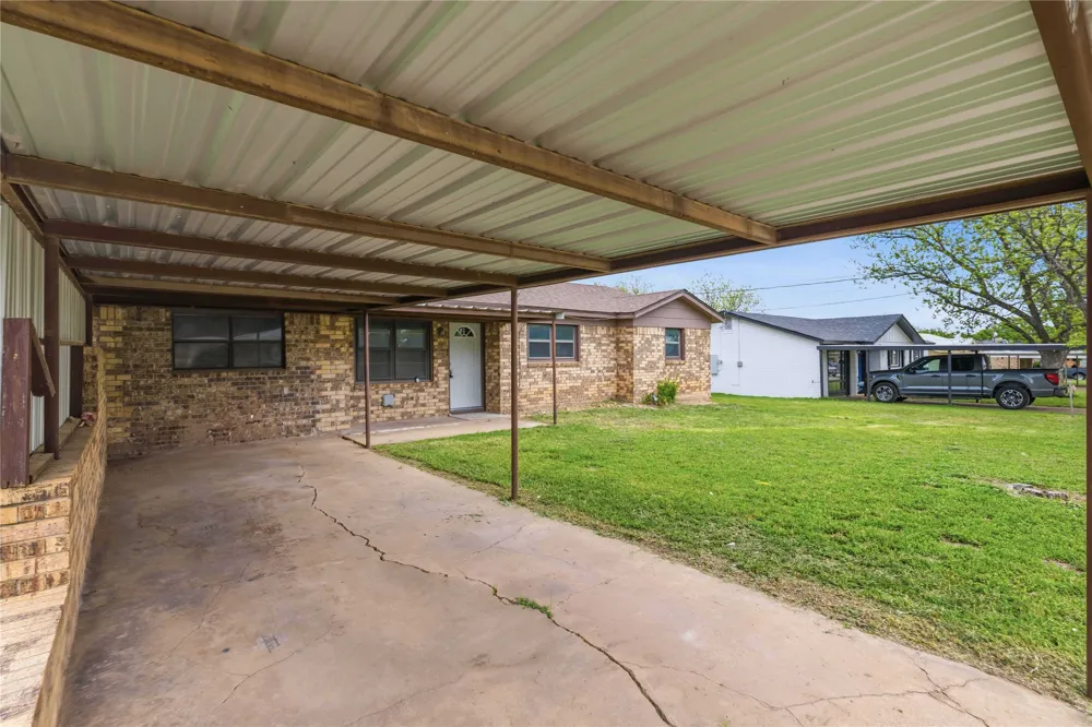 900 W 2nd Street Coleman, TX 76834