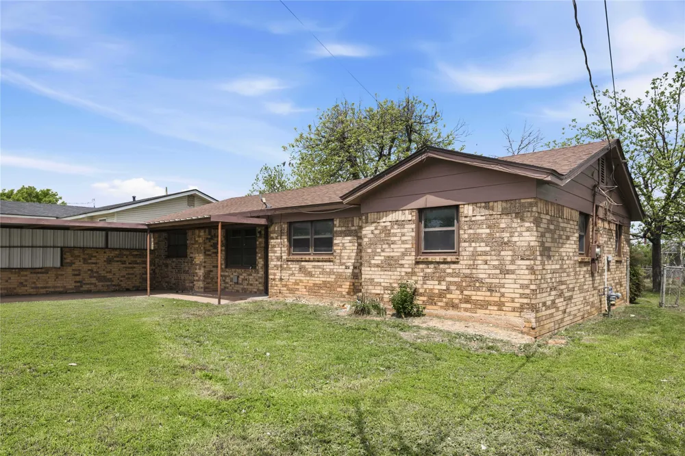 900 W 2nd Street Coleman, TX 76834