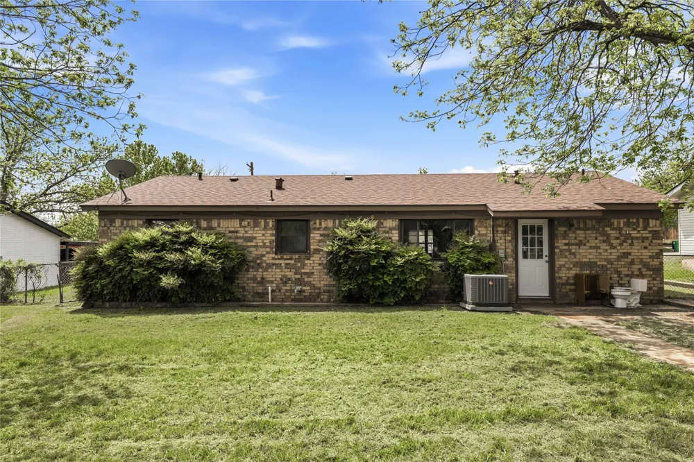 900 W 2nd Street Coleman, TX 76834