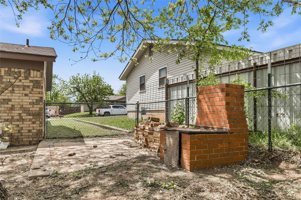 900 W 2nd Street Coleman, TX 76834