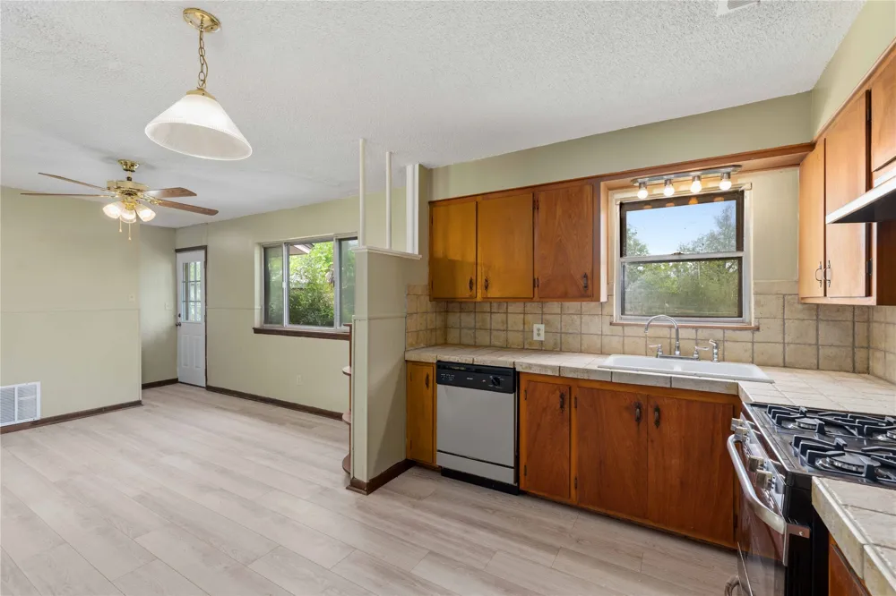 900 W 2nd Street Coleman, TX 76834
