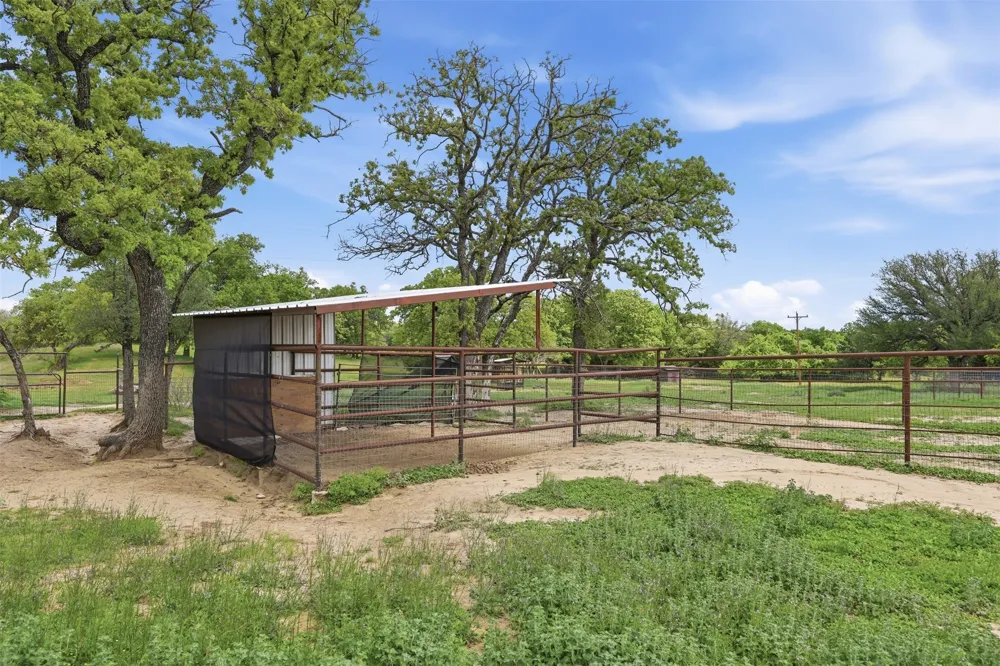 591 Mcfarland Lane Weatherford, TX 76088