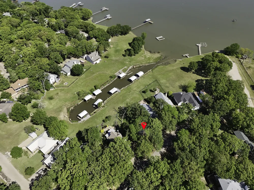 1032 Shoreline Drive West Tawakoni, TX 75474