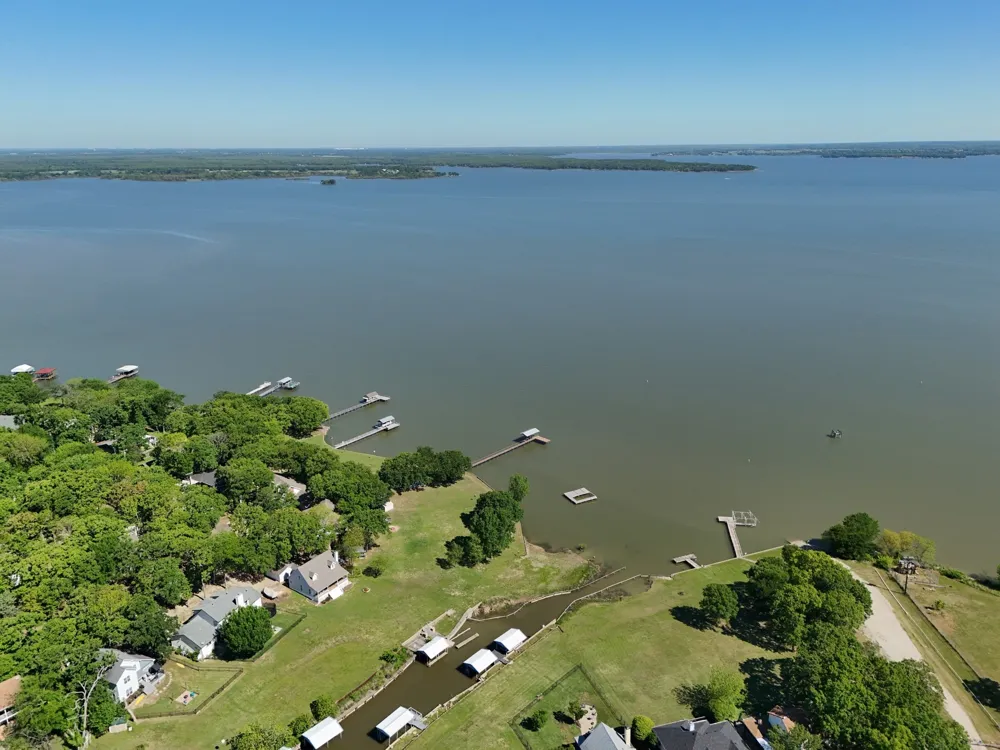 1032 Shoreline Drive West Tawakoni, TX 75474
