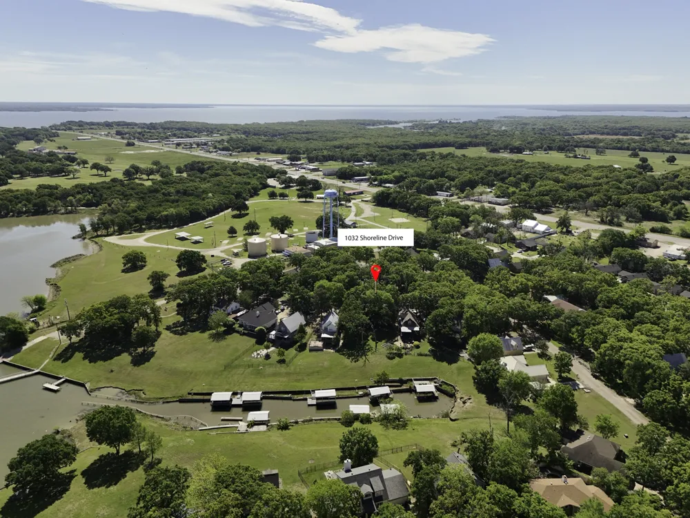 1032 Shoreline Drive West Tawakoni, TX 75474