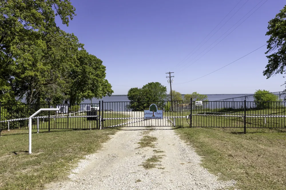 1032 Shoreline Drive West Tawakoni, TX 75474