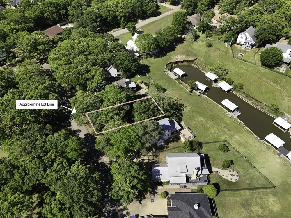1032 Shoreline Drive West Tawakoni, TX 75474