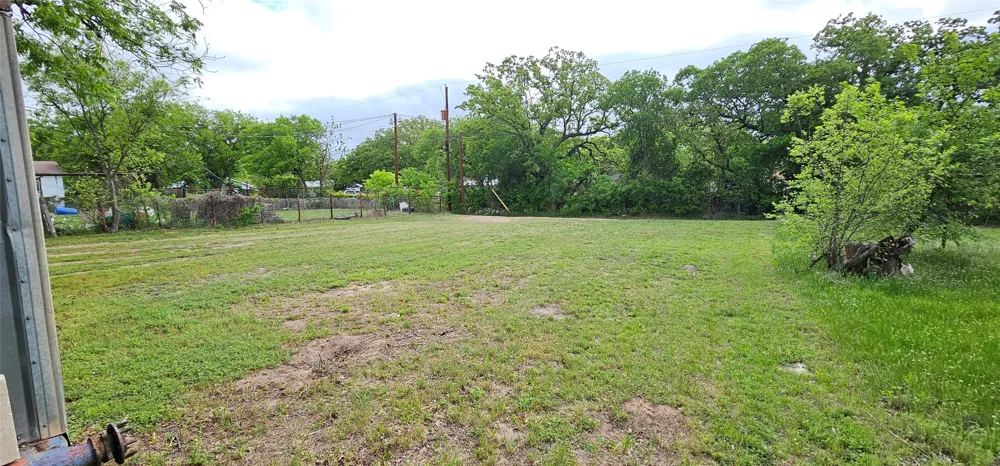 225 S Avenue D Cross Plains, TX 76443