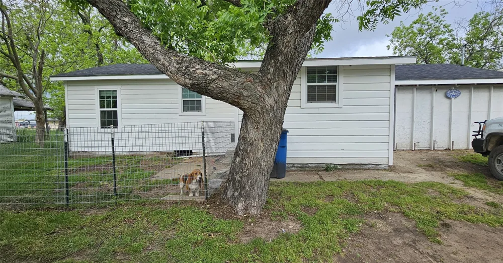 225 S Avenue D Cross Plains, TX 76443