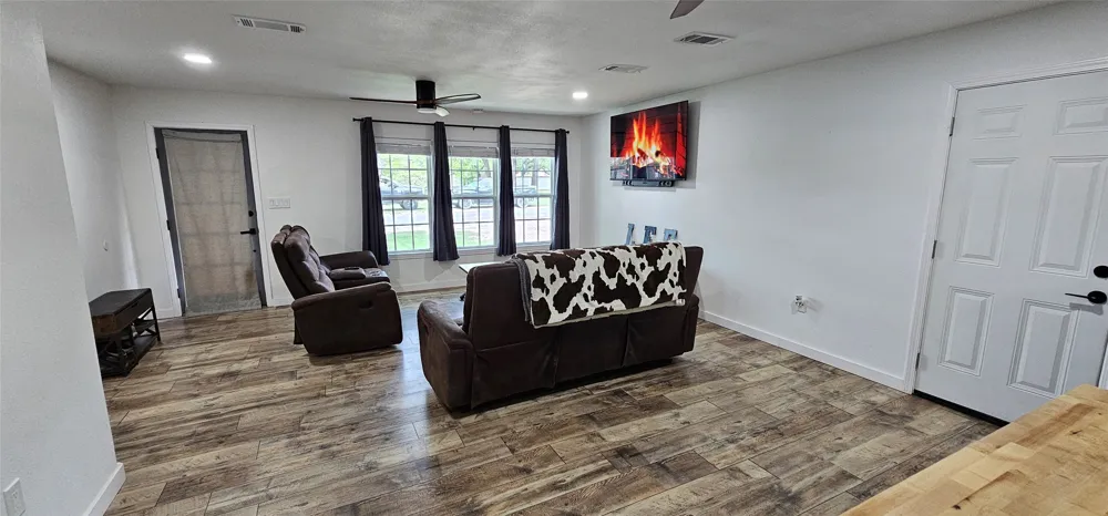 225 S Avenue D Cross Plains, TX 76443