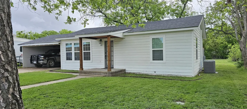 225 S Avenue D Cross Plains, TX 76443
