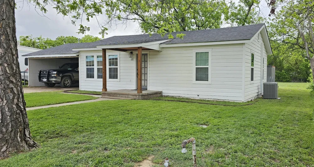 225 S Avenue D Cross Plains, TX 76443
