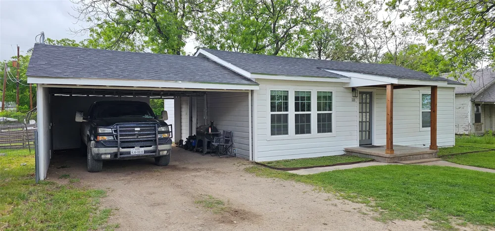 225 S Avenue D Cross Plains, TX 76443
