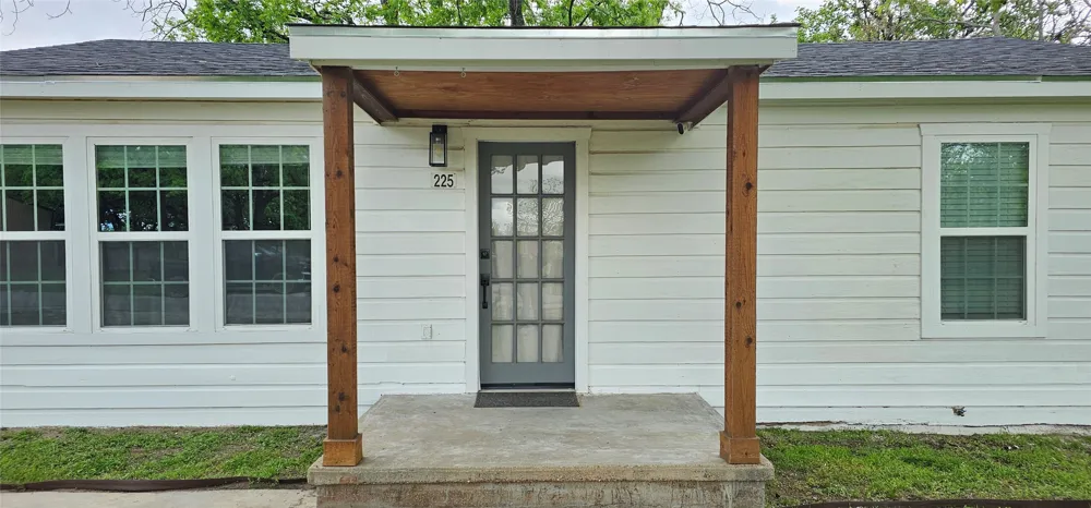 225 S Avenue D Cross Plains, TX 76443