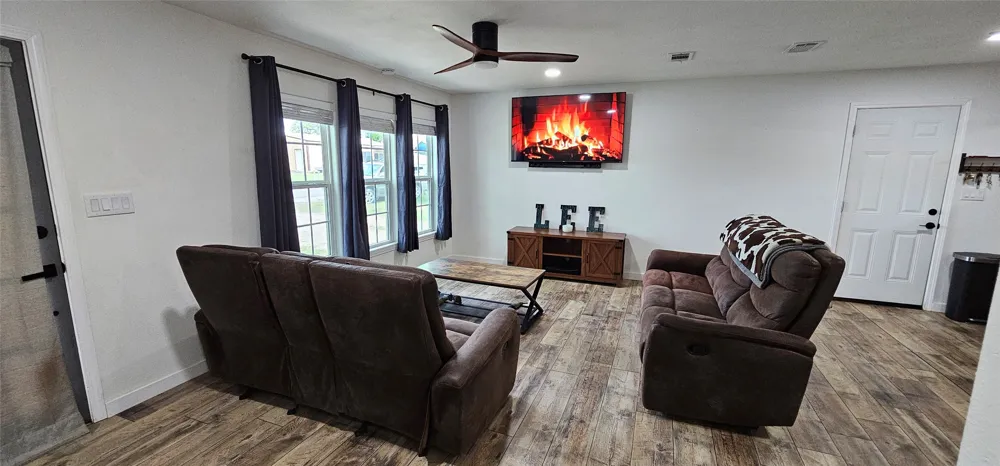 225 S Avenue D Cross Plains, TX 76443