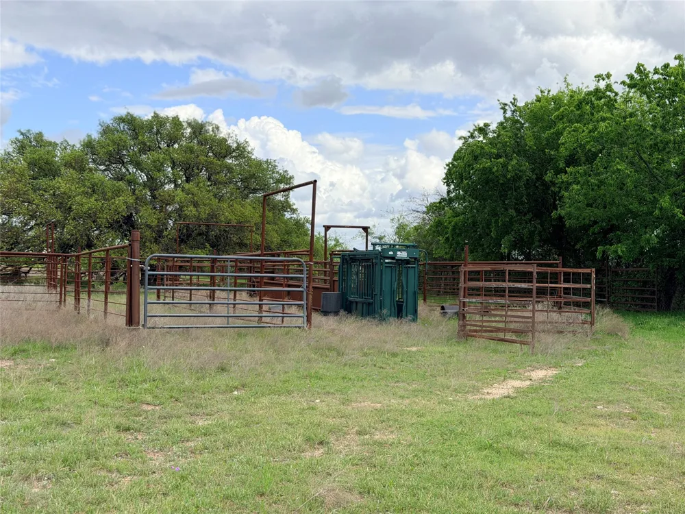 221 CR 250 Star, TX 76880