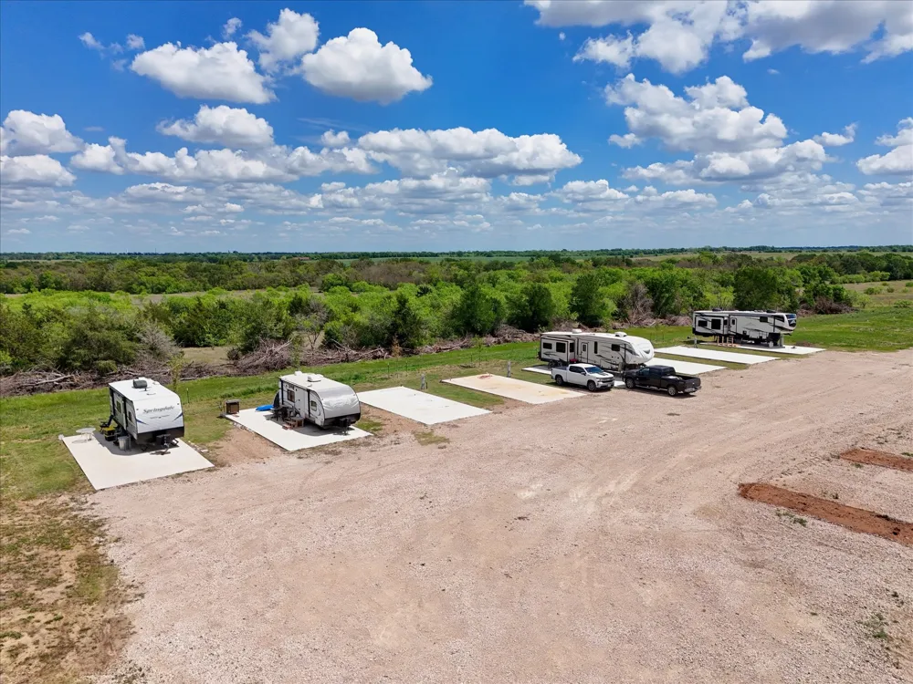 114 CR 119 Riesel, TX 76682