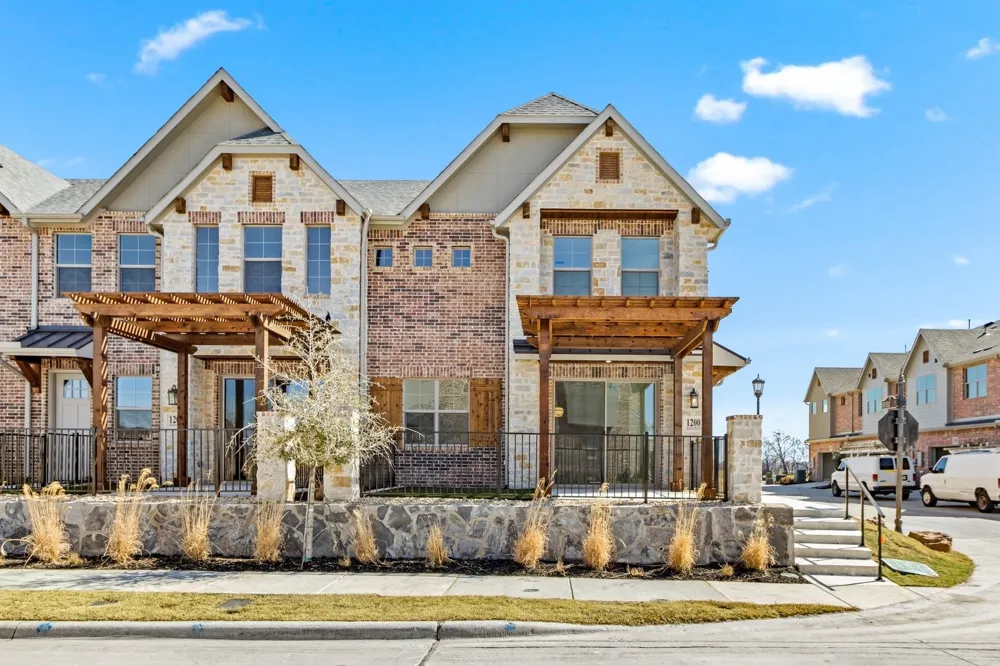 1200 Armstrong The Colony, TX 75056