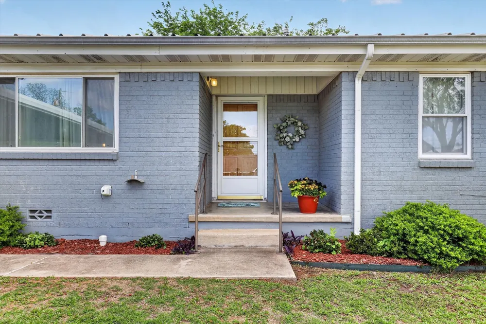 624 Avenue A Springtown, TX 76082