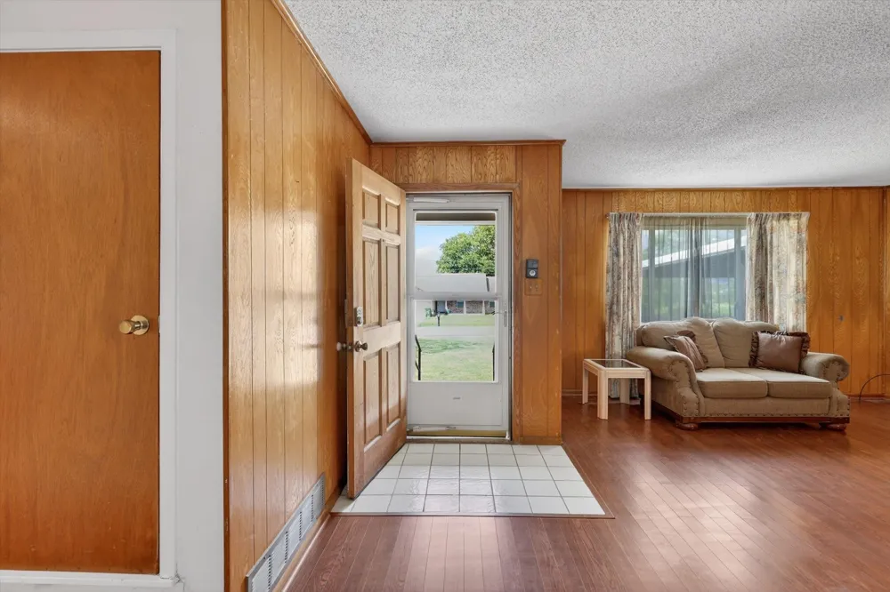 624 Avenue A Springtown, TX 76082