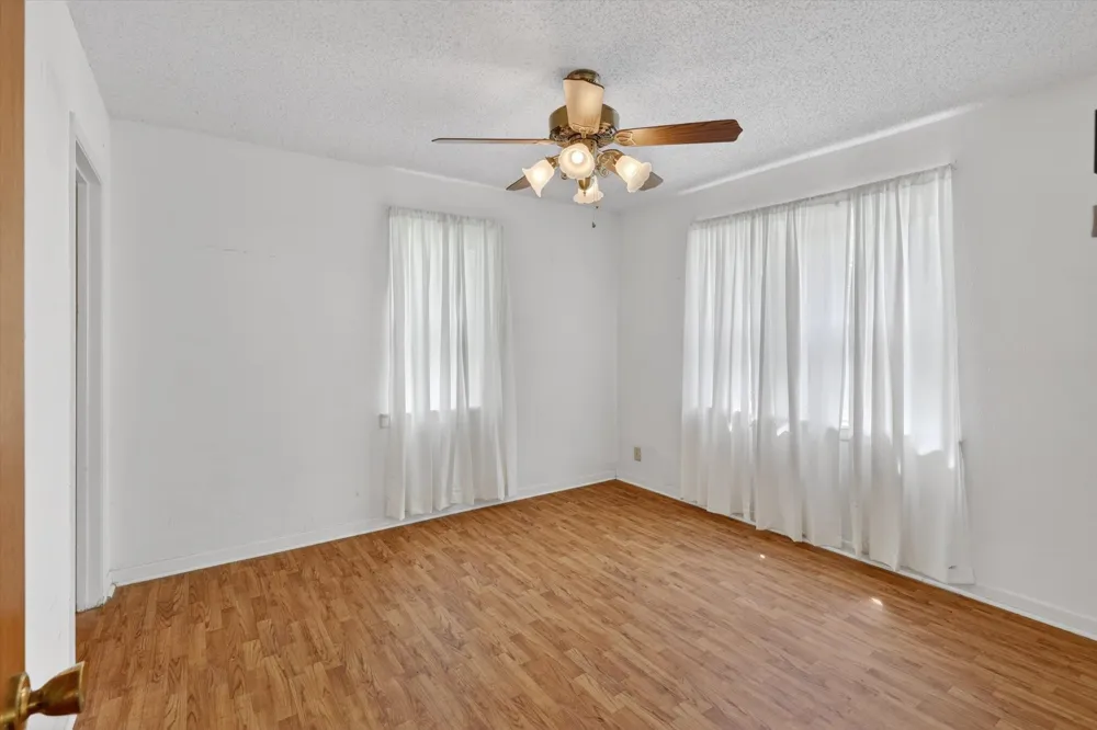 624 Avenue A Springtown, TX 76082