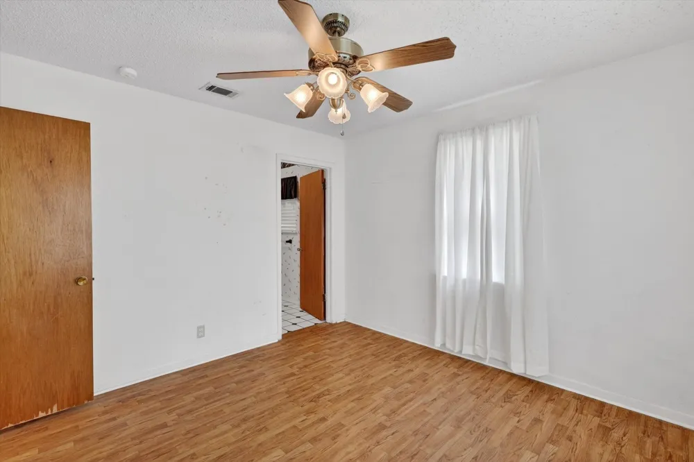 624 Avenue A Springtown, TX 76082