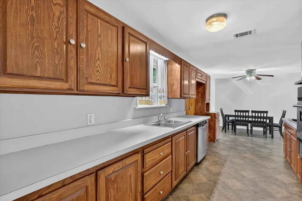 624 Avenue A Springtown, TX 76082