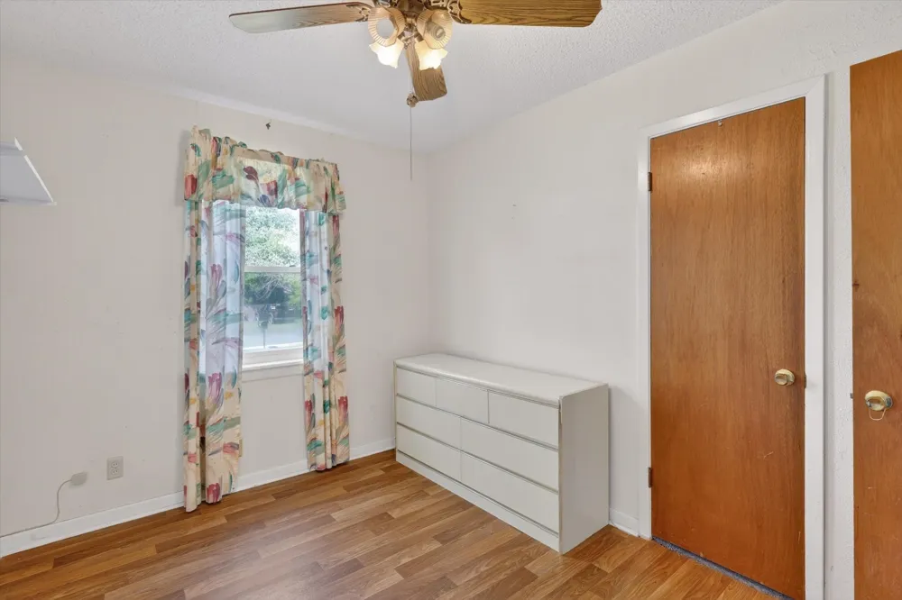 624 Avenue A Springtown, TX 76082