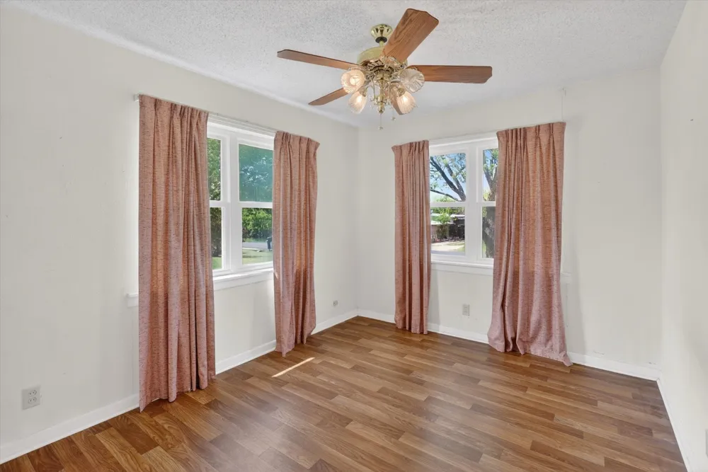 624 Avenue A Springtown, TX 76082