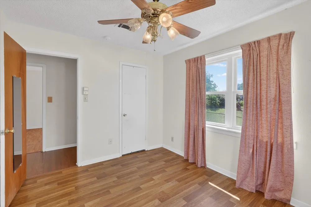 624 Avenue A Springtown, TX 76082