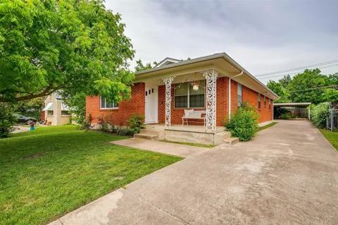 3217 Lubbock Avenue #B