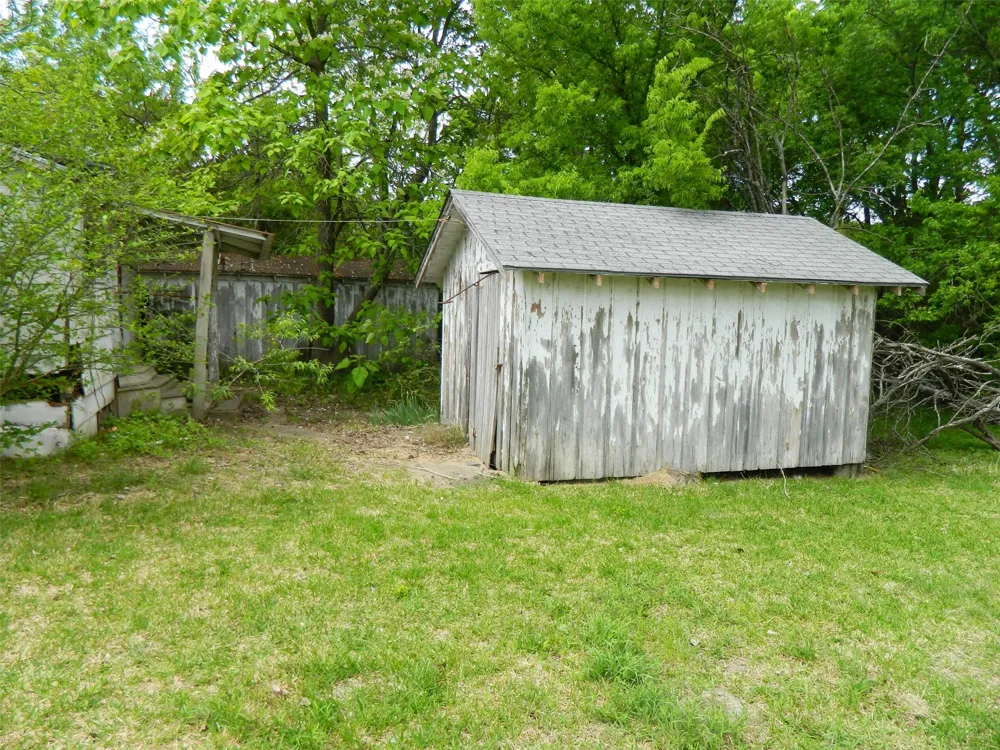 402 W Fannin Street Leonard, TX 75452
