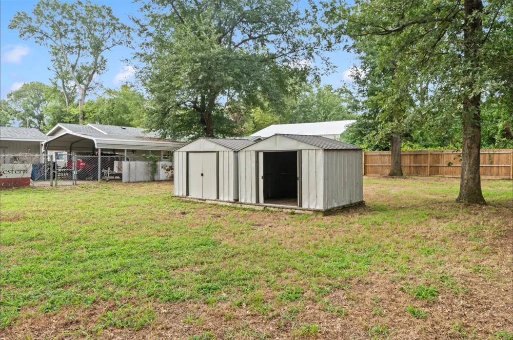 921 Bradleys Bend Tool, TX 75143