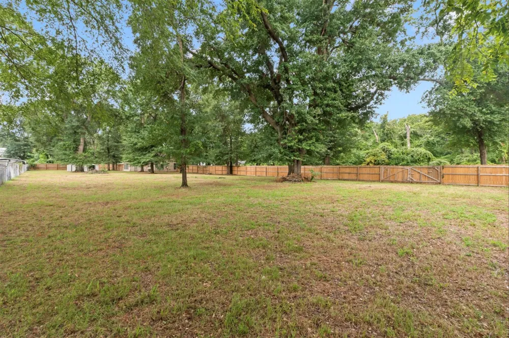 921 Bradleys Bend Tool, TX 75143