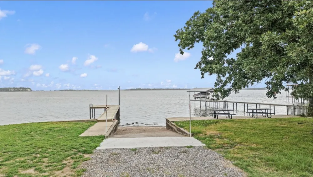 921 Bradleys Bend Tool, TX 75143