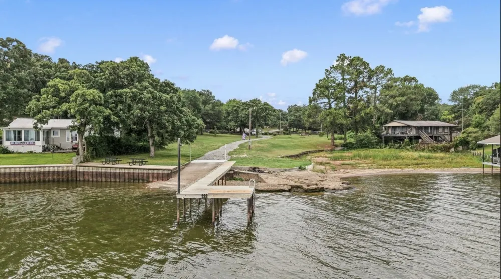 921 Bradleys Bend Tool, TX 75143